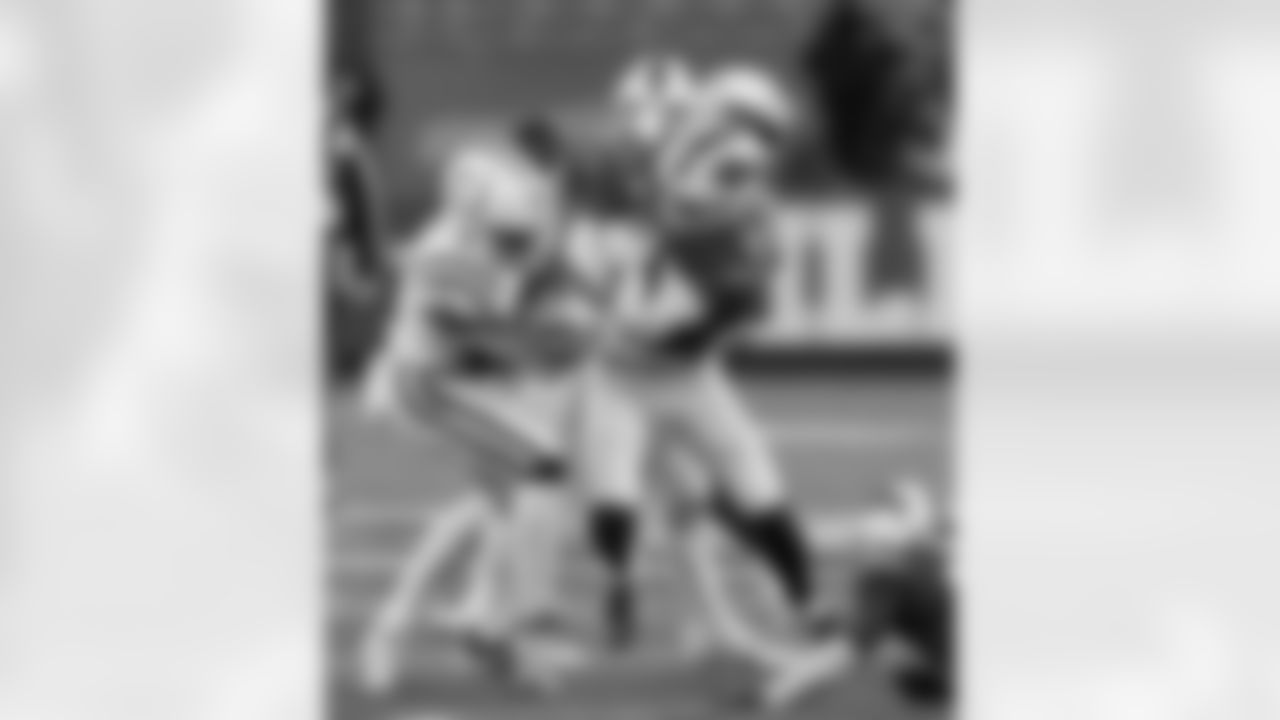 Jordan Poyer: Poyer had 119 total tackles this season which tied for most on the team. He also had two sacks, two interceptions, five passes defensed and two forced fumbles.