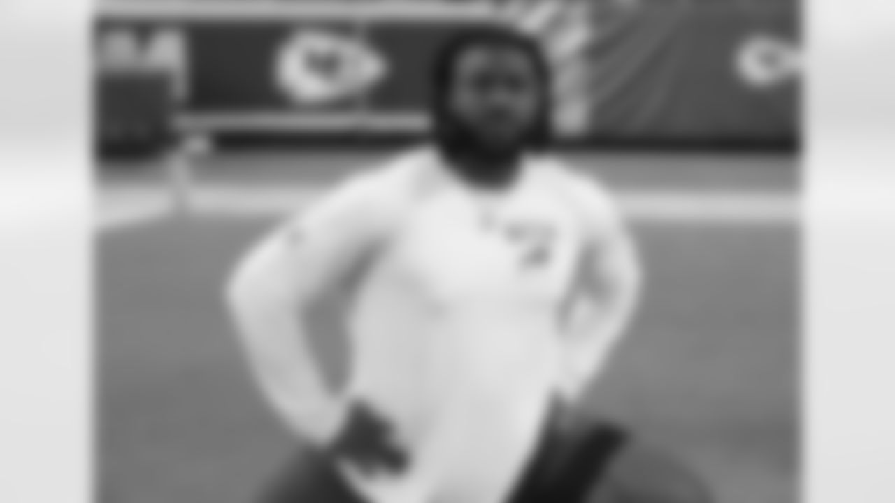 Zack Moss (20). Buffalo Bills vs Kansas City Chiefs at GEHA Field at Arrowhead Stadium, October 10, 2021. Photo by Bill Wippert