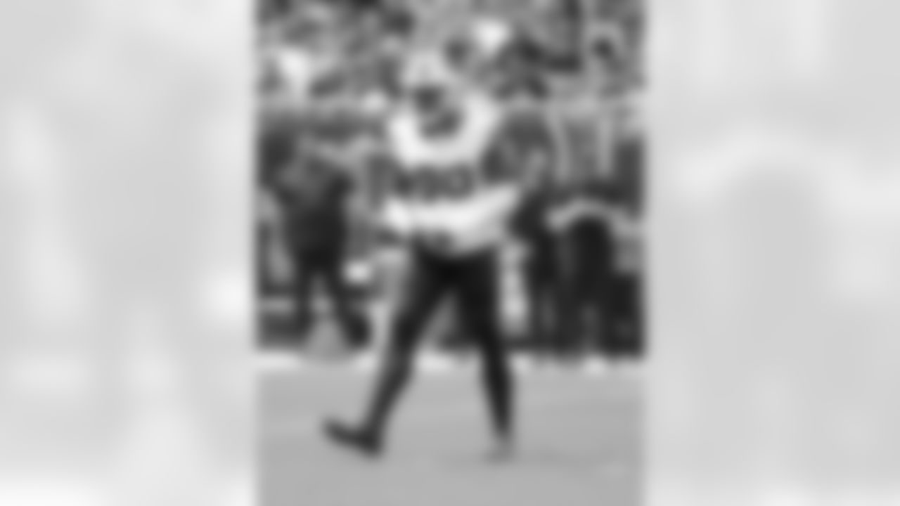 Shaq Lawson (90). Chicago Bears vs Buffalo Bills, Preseason, August 26, 2023 at Soldier Field.