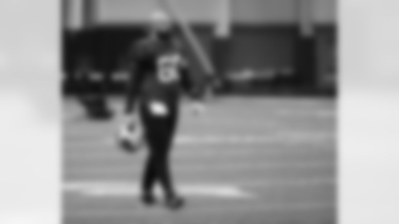 Mitch Morse (60). Buffalo Bills Wild Card Week practice, January 12, 2022. Photo by Bill Wippert