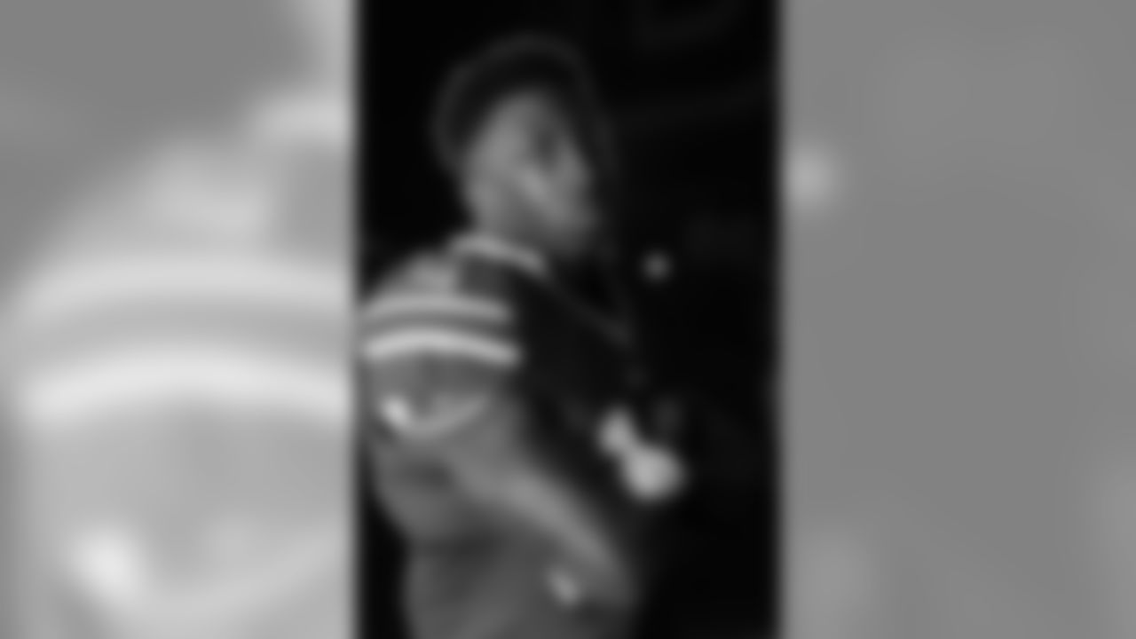 WR Walter Powell, No. 19