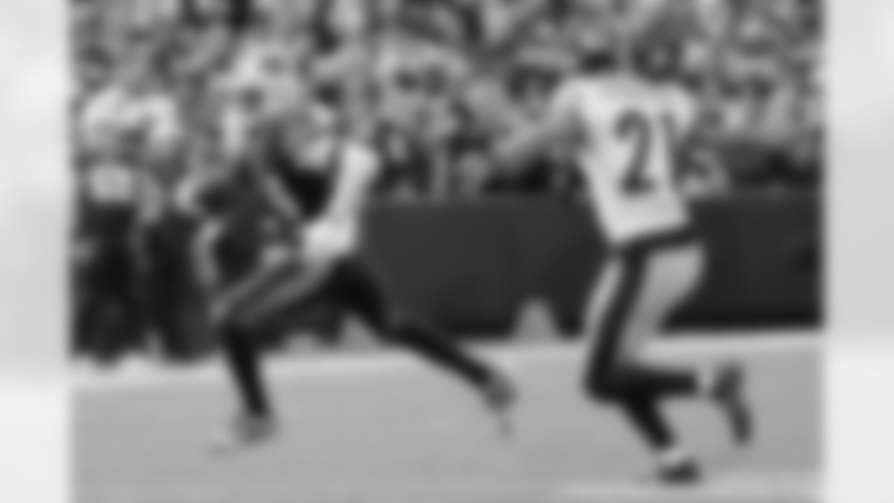 Buffalo Bills vs Pittsburgh Steelers, Week 5, October 9, 2022 at Highmark Stadium.