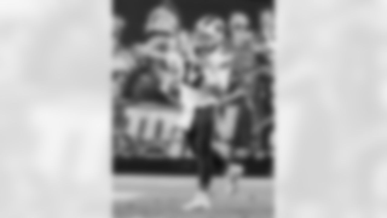 Josh Allen (17) Buffalo Bills vs Tennessee Titans, October 13, 2020 at Nissan Stadium.