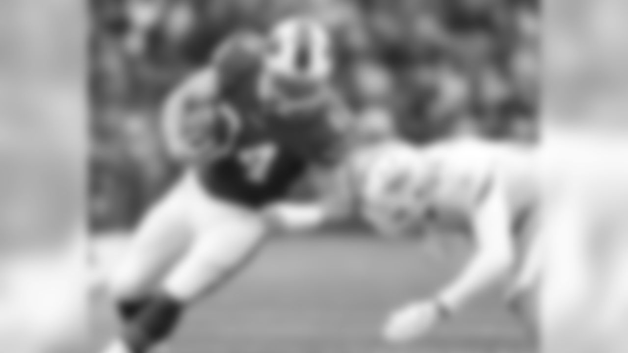 Nick O'Leary #84, TE