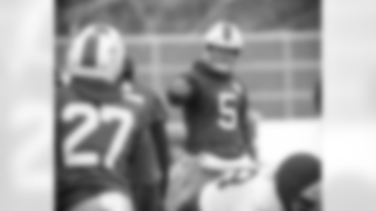 Matt Barkley (5). Buffalo Bills Week 15 practice, Thursday December 17, 2020.
Photo by Bill Wippert