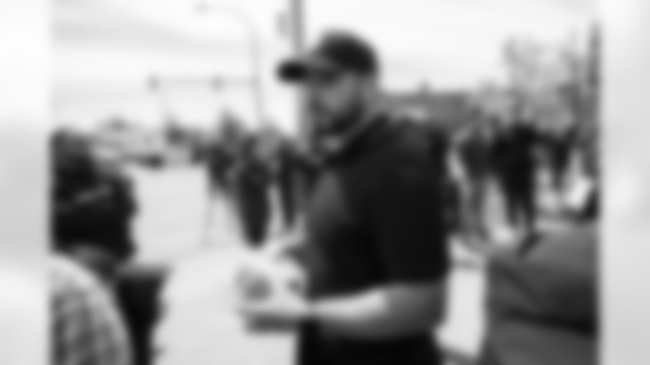 Chris Cloutier. Players and staff from the Buffalo Bills, Bandits, and Sabres handed out food to the community in partnership with World Central Kitchen and chef Darian Bryan on May 18, 2022. Photo by Ben Green