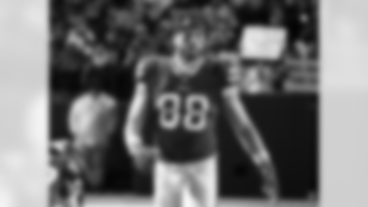 Dawson Knox (88) Buffalo Bills vs New England Patriots at Highmark Stadium, December 6, 2021.
Photo by Craig Melvin