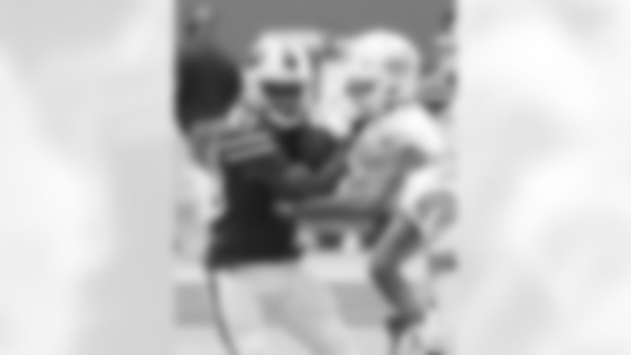Isaiah McKenzie (19) Buffalo Bills vs Miami Dolphins, September 20, 2020 at Hard Rock Stadium.
Photo by Bill Wippert