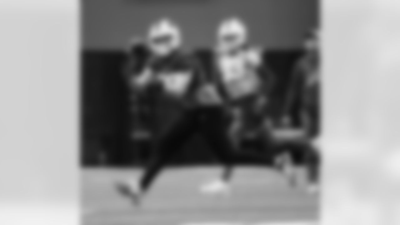Dawson Knox (88). Buffalo Bills Week 18 practice, January 7, 2022. Photo by Bill Wippert