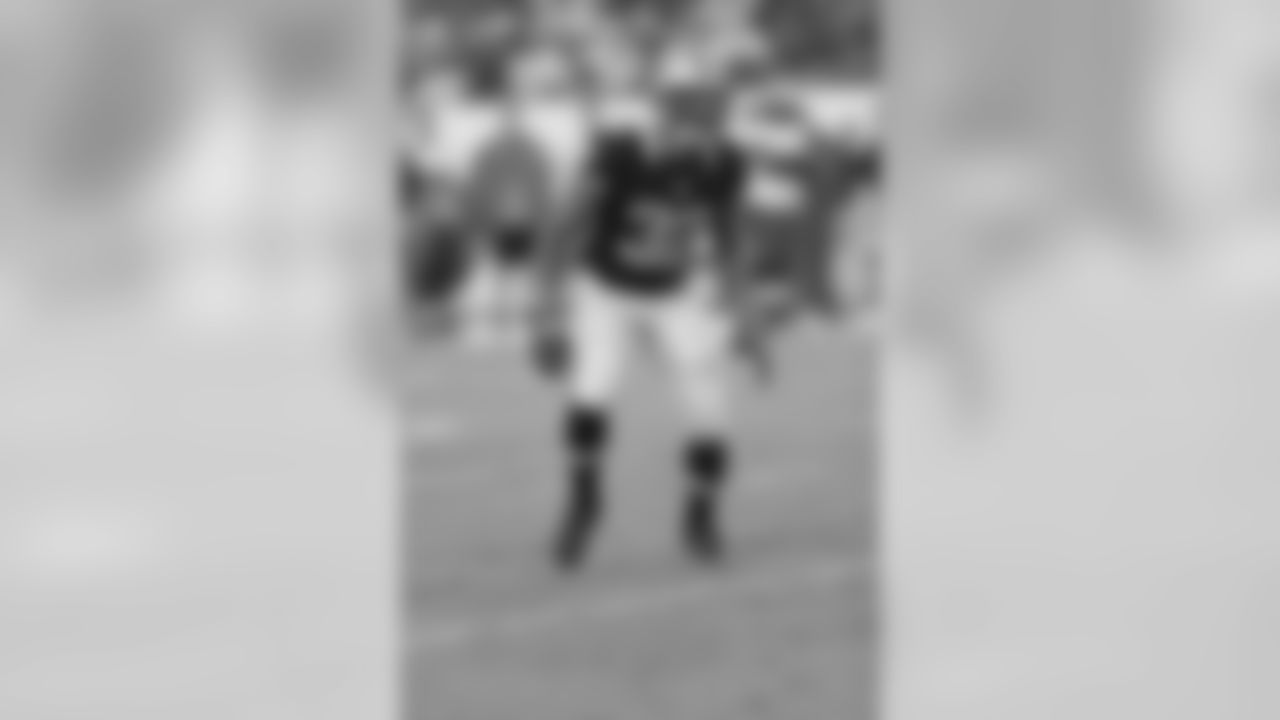 #32 S Kenny Vaccaro