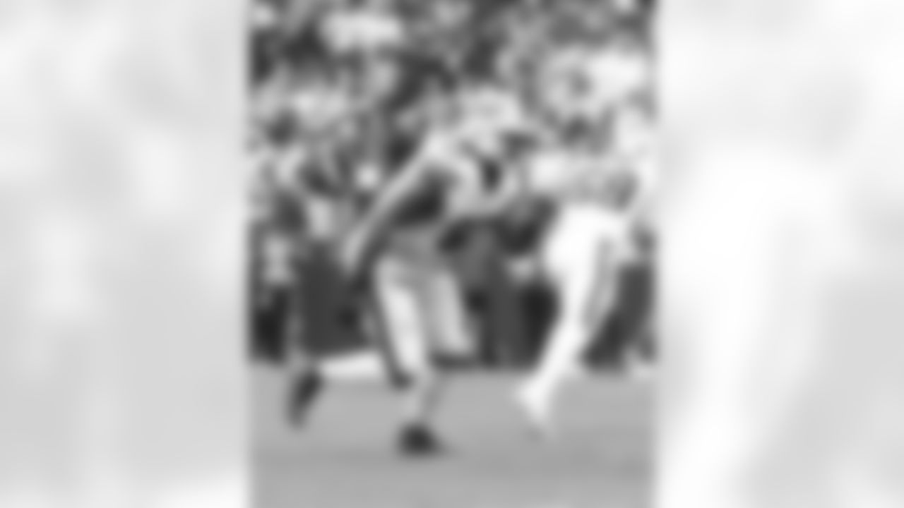 Washington Commanders vs Buffalo Bills, Regular Season, September 24, 2023 at FedEx Field.