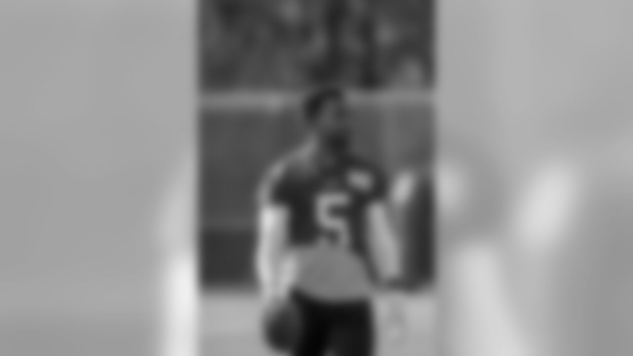 QB Tyrod Taylor (5)