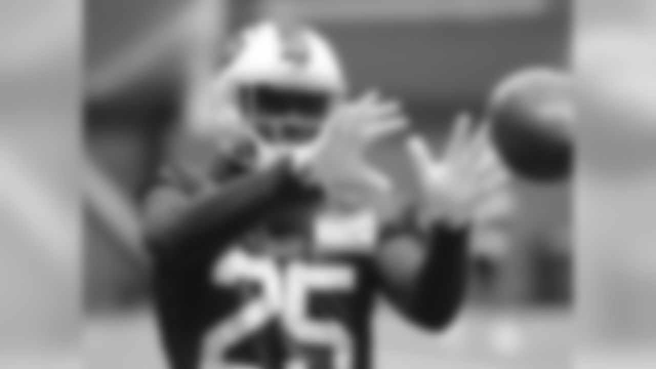 LeSean McCoy #25, RB