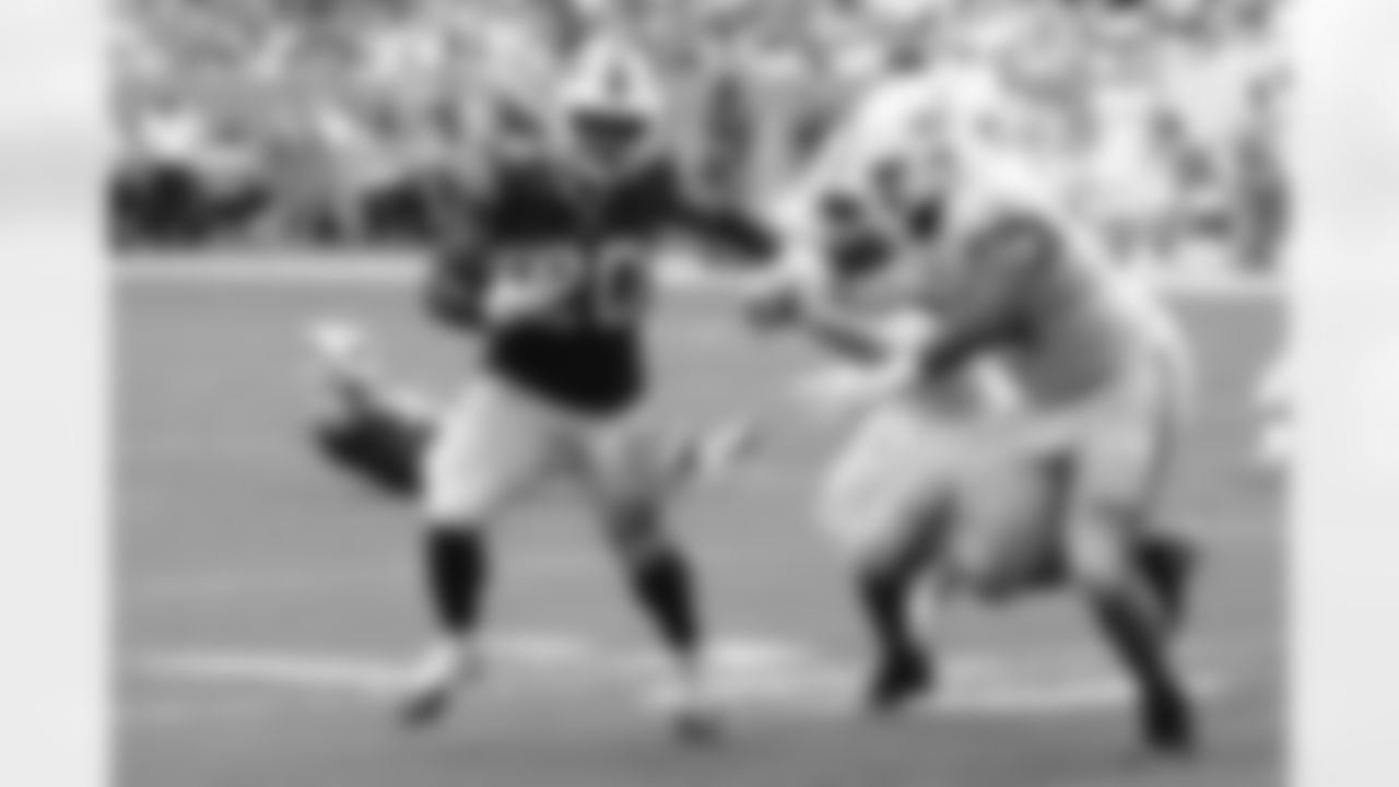 Zack Moss (20). Buffalo Bills vs Miami Dolphins at Hard Rock Stadium, September 19, 2021. Photo by Bill Wippert