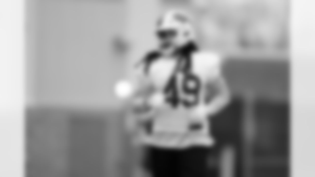 Tremaine Edmunds (49). Buffalo Bills Week 15 practice, December 16, 2021. Photo by James Acton