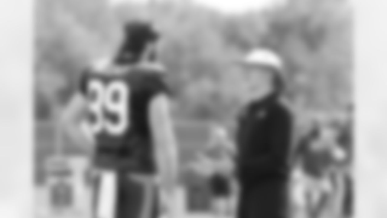 Tommy Sweeney (89), Sean McDermott. Buffalo Bills Week 2 practice, September 14, 2022 at One Bills Drive.
