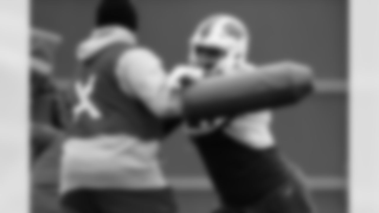 Eli Ankou (51). Buffalo Bills Week 15 practice, December 16, 2021. Photo by James Acton