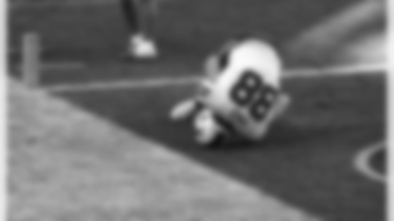 Dawson Knox (88) touchdown catch. Buffalo Bills vs Denver Broncos, December 19, 2020 at Empower Field at Mile High.
Photo by Michael Ciaglo