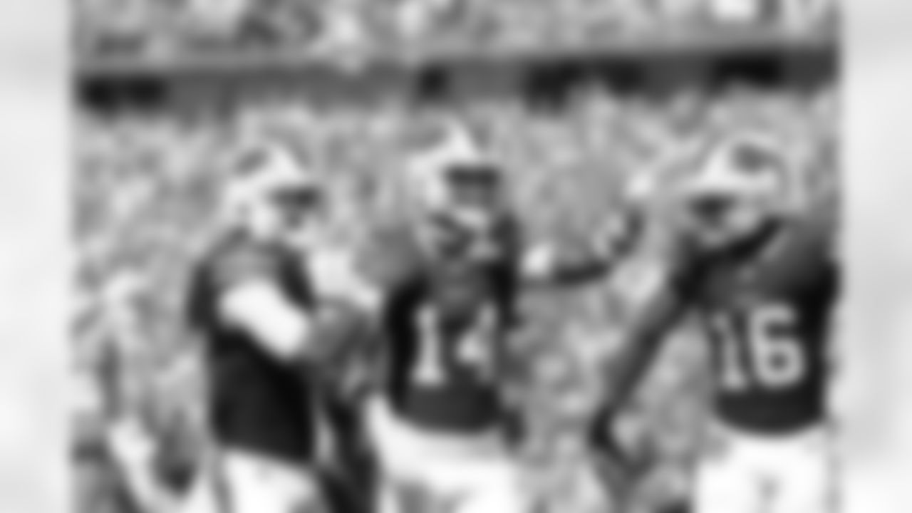 Buffalo Bills vs Miami Dolphins, Regular Season, October 01, 2023 at Highmark Stadium.