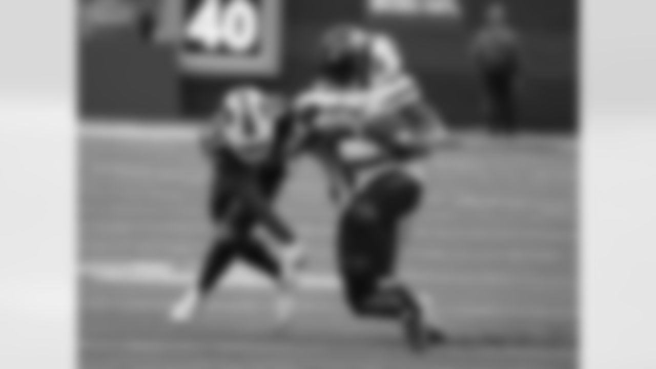 Buffalo Bills vs New York Jets, Week 9, November 6, 2022 at MetLife Stadium.