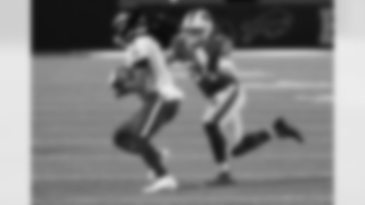 Linebacker A.J. Klein joined the Bills after playing for the New Orleans Saints and Carolina Panthers. The eight-year veteran totaled five sacks, nine quarterback hits, five tackles for loss, 73 total tackles, four passes defensed and two forced fumbles in 2020. He was named AFC Defensive Player of the Week in December 2019 for his 14 tackles, 1.5 sacks and three tackles for loss against the Chargers.