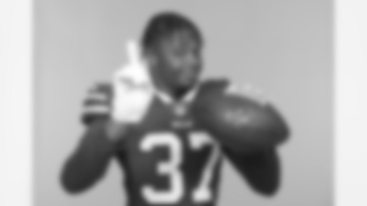 In his three seasons at USC, cornerback Olaijah Griffin played in 25 games and totaled 67 tackles, 15 passes defensed and one interception. Griffin, the son of rapper Warren G, earned All-Pac-12 honorable mention in 2019 and 2020.
Olaijah Griffin. Buffalo Bills Rookie Photoshoots, Highmark Stadium, May 12, 2021.
Photo by Sara Schmidle