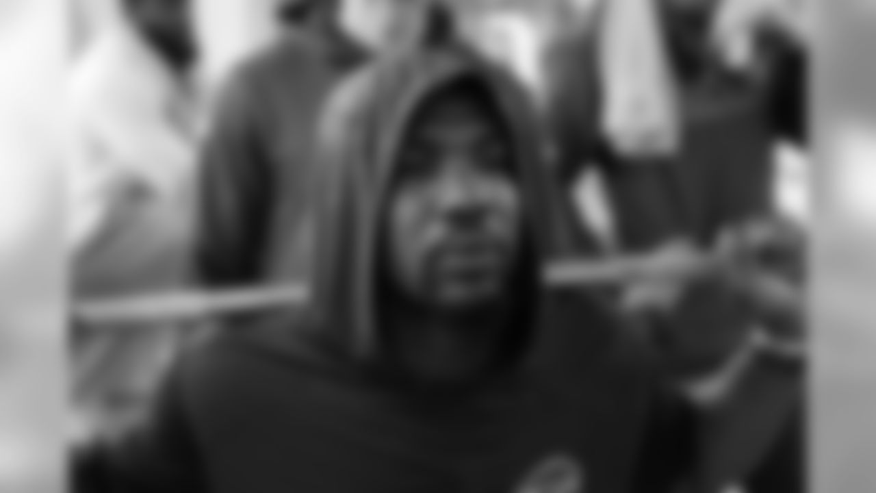 DE Jerry Hughes