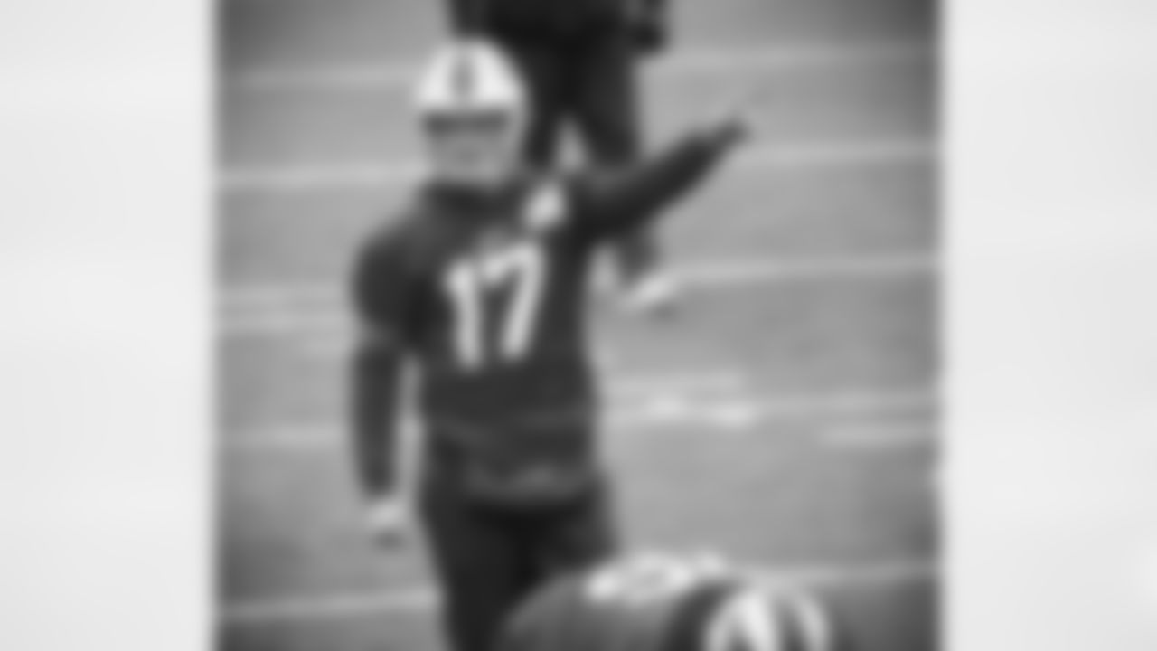 Josh Allen (17). Buffalo Bills Week 17 practice, January 1, 2021.
Photo by Bill Wippert