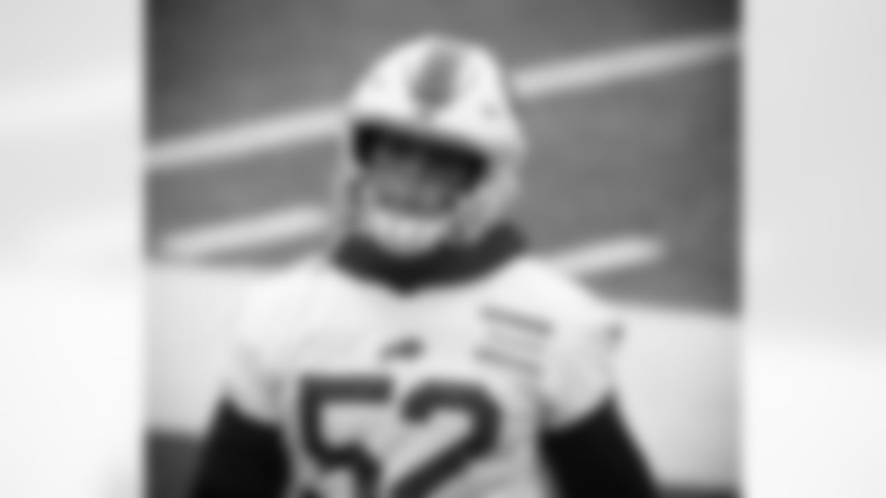 Darron Lee (52). Buffalo Bills Week 17 practice, January 1, 2021.
Photo by Bill Wippert