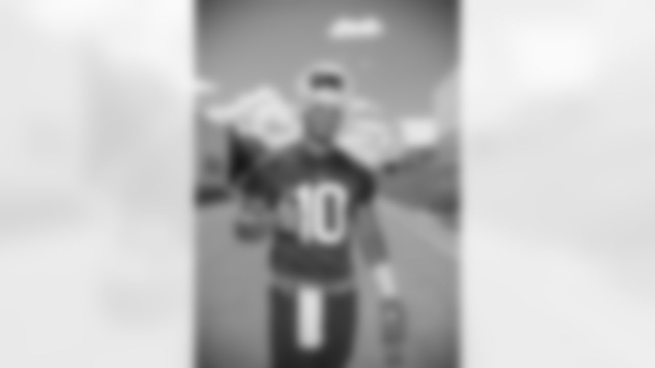 Mitchell Trubisky (10). Buffalo Bills minicamp. June 16, 2021. Photo by Bill Wippert