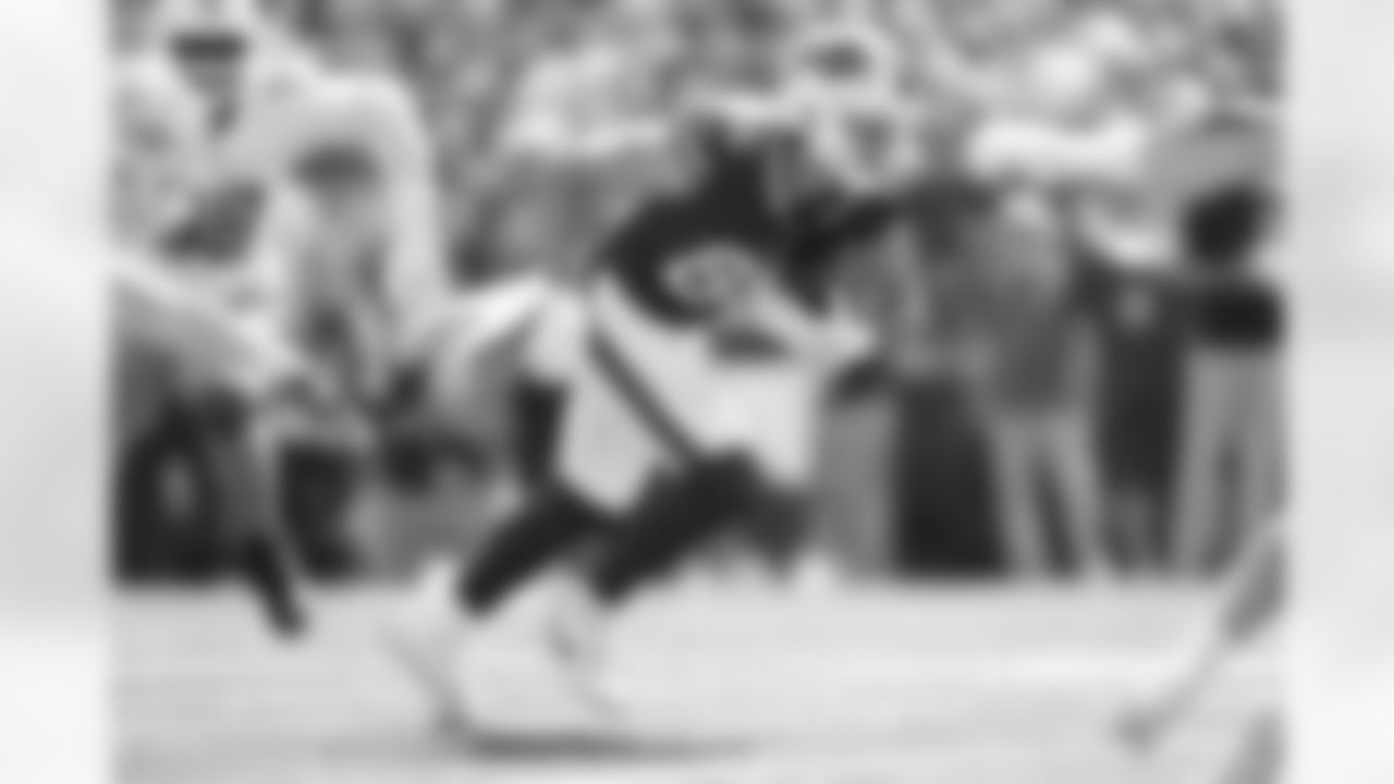 Buffalo Bills vs Miami Dolphins, Regular Season, October 01, 2023 at Highmark Stadium.