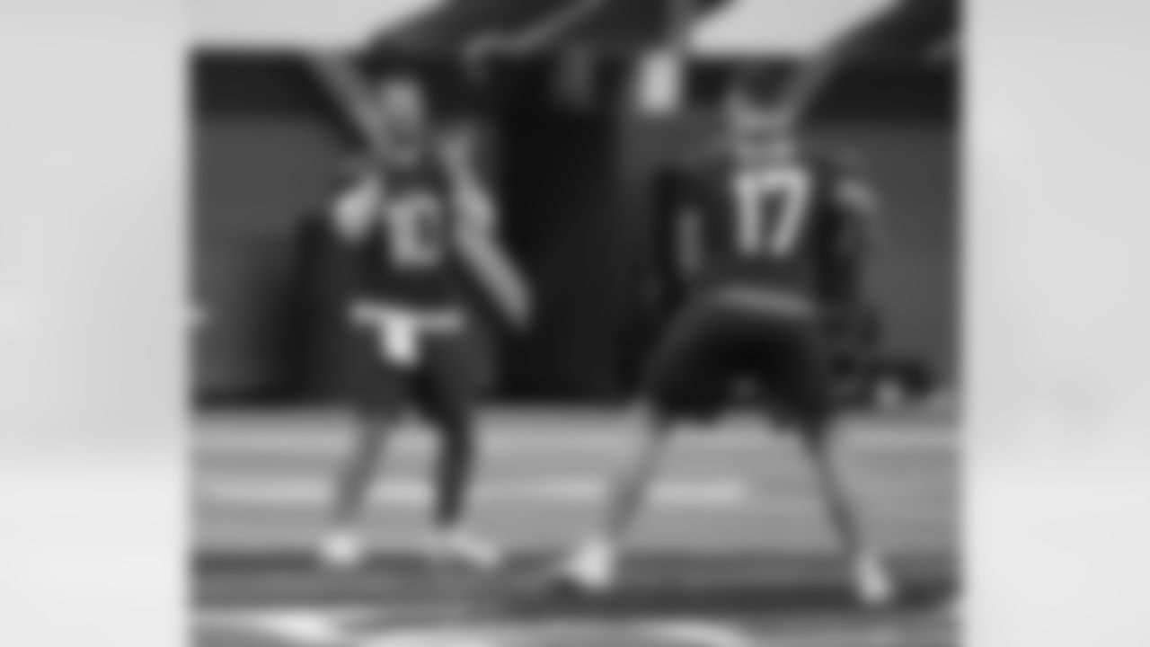 Mitchell Trubisky (10), Josh Allen (17). Buffalo Bills Week 18 practice, January 7, 2022. Photo by Bill Wippert