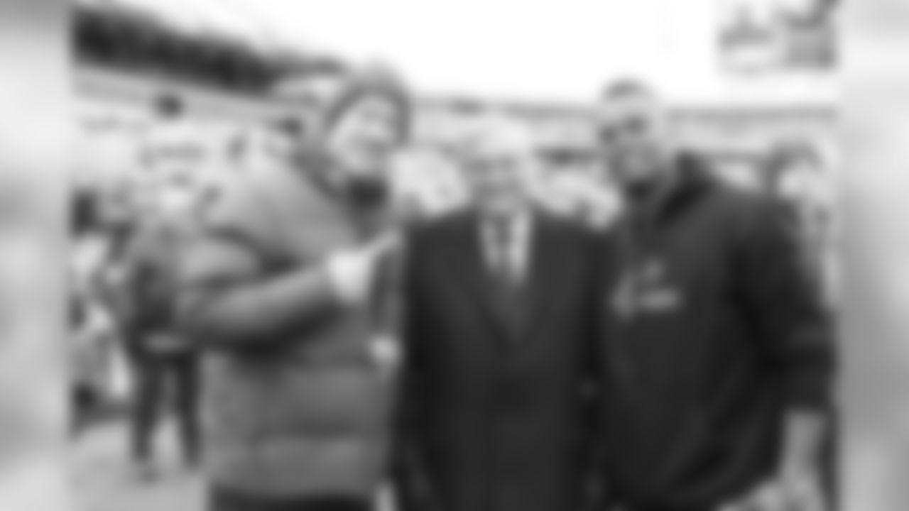 Jim Kelly, Bills Owner Terry Pegula and Fred Jackson (2018)