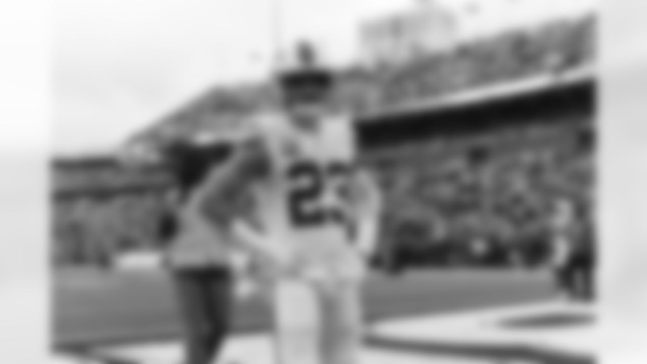 Micah Hyde (23) Buffalo Bills vs Miami Dolphins at Highmark Stadium on October 31, 2021.
Photo by Craig Melvin