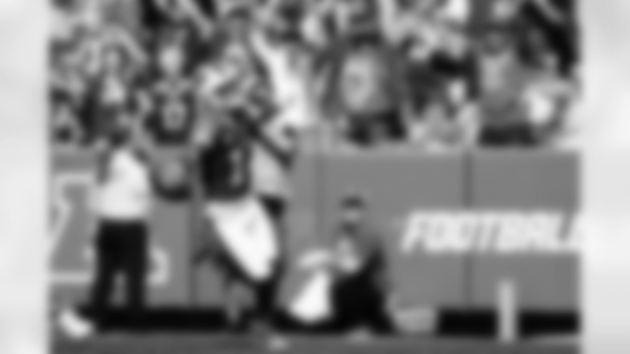 Buffalo Bills vs Miami Dolphins, Regular Season, October 01, 2023 at Highmark Stadium.