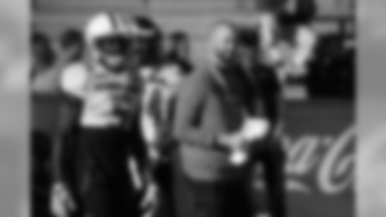WR DaeSean Hamilton (5) and Wide Receivers Coach Zach Azzanni on the first day of Senior Bowl practice at Ladd-Peebles Stadium on January 23, 2018. (Ben Swanson)