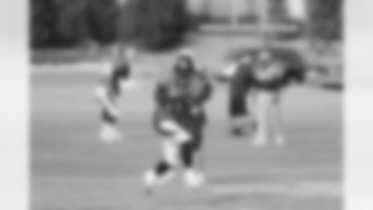 WR Trindon Holliday catches a pass.