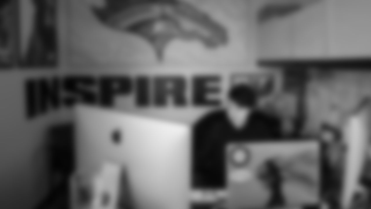 employeeswork_09