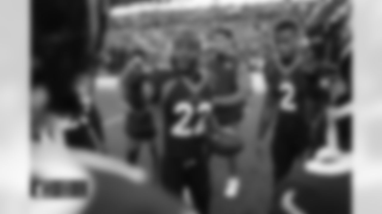 Kareem Jackson before the Broncos' Week 3 game against the San Francisco 49ers at Empower Field at Mile High in Denver, Colorado on September 25, 2022. (Photo by Ben Swanson)