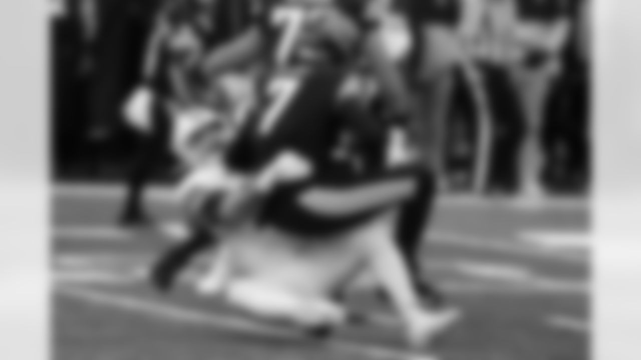 Dane Brugler, The Athletic: No. 77
Eric Edholm, NFL.com: No. 79
"Herbig has a pass-rush specialist profile with a high rate of disruptive plays on tape, but he also has clear positional and role limitations." – Edholm
(AP Photo/Charlie Neibergall)