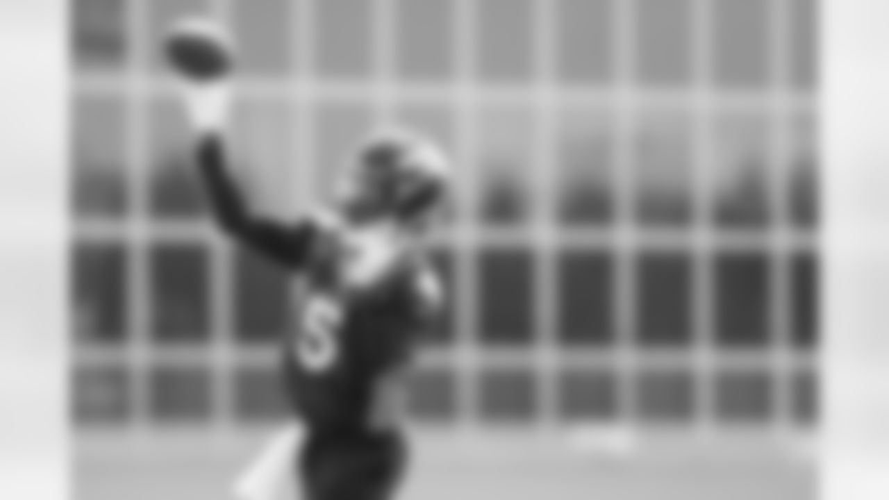 Teddy Bridgewater during practice at UCHealth Training Center on September 10, 2021. (Photo by Ben Swanson)