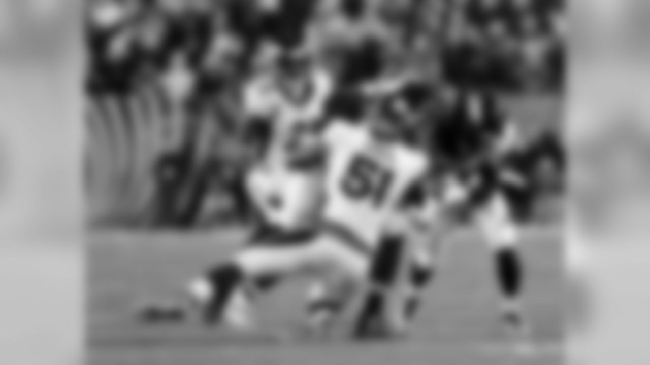 LB Todd Davis against the Cincinnati Bengals. Davis was taken off of waivers from New Orleans.