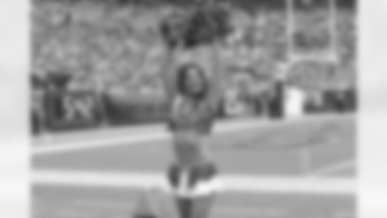 Denver Broncos Cheerleaders during the Broncos' Week 1 game against the Las Vegas Raiders at Empower Field at Mile High in Denver, Colorado on September 10, 2023. Photo by Paul Cloud / Denver Broncos