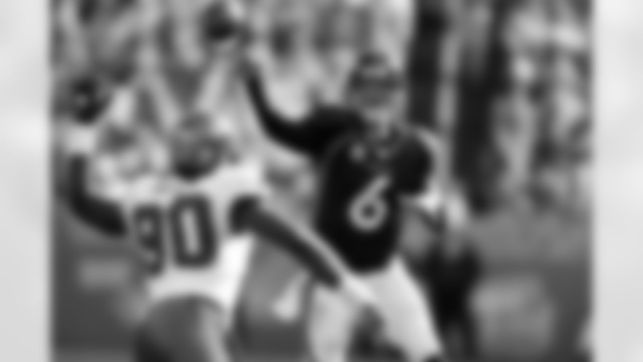 One Pro Bowl (2008)
Career stats with Denver: 37 games, 37 starts, 762-of-1220 passing for 9,024 yards, 54 touchdowns and 37 interceptions, 87.1 QB rating, 62.5 completion percentage (via pro-football-reference.com)