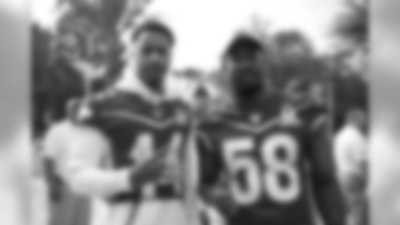 Courtland Sutton and Von Miller during the AFC's team photo session for the 2020 Pro Bowl outside the team hotel in Orlando, Florida, on January 23, 2020. (Photo by Ben Swanson/DenverBroncos.com)