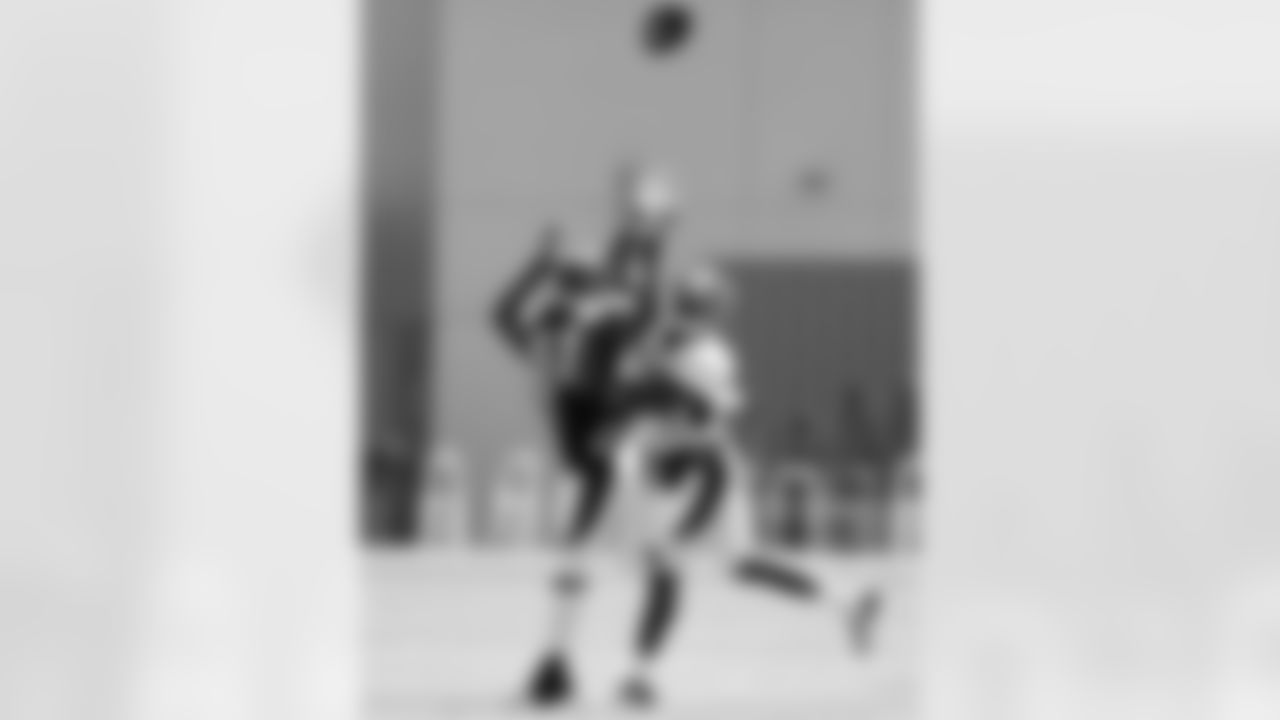 Bolden looks up for a pass intended for Tavarres King.