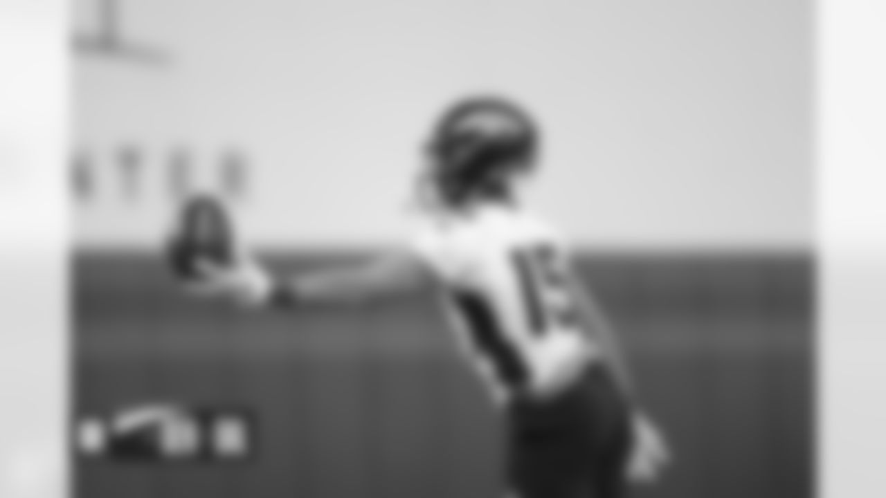 Jalen Virgil during practice on Friday, December 2, 2022 at UCHealth Training Center in Englewood, Colorado.
Photo by Gabriel Christus/Denver Broncos