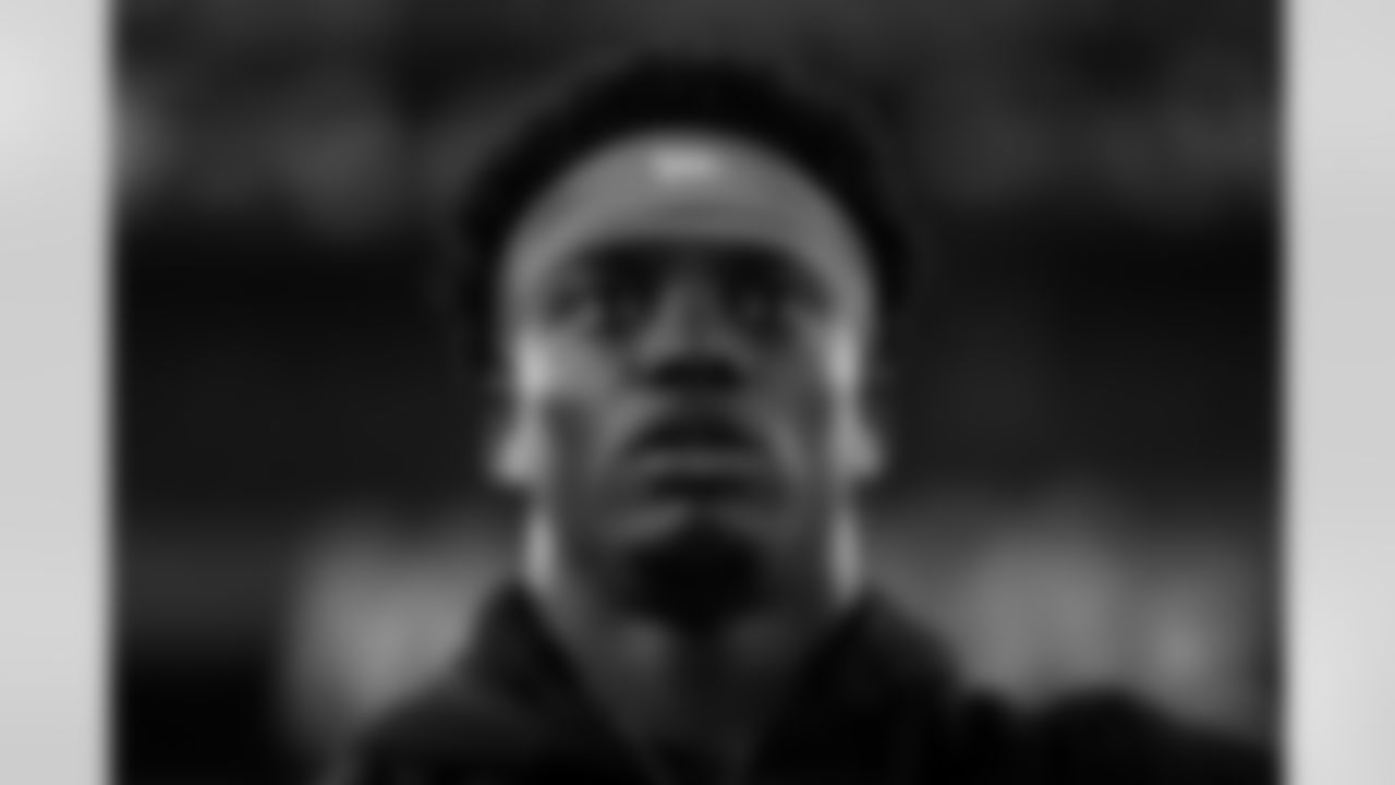 Essang Bassey during pregame warmups before the Broncos' Week 4 game against the New York Jets at MetLife Stadium in East Rutherford, New Jersey on October 1, 2020. (Photo by Ben Swanson)