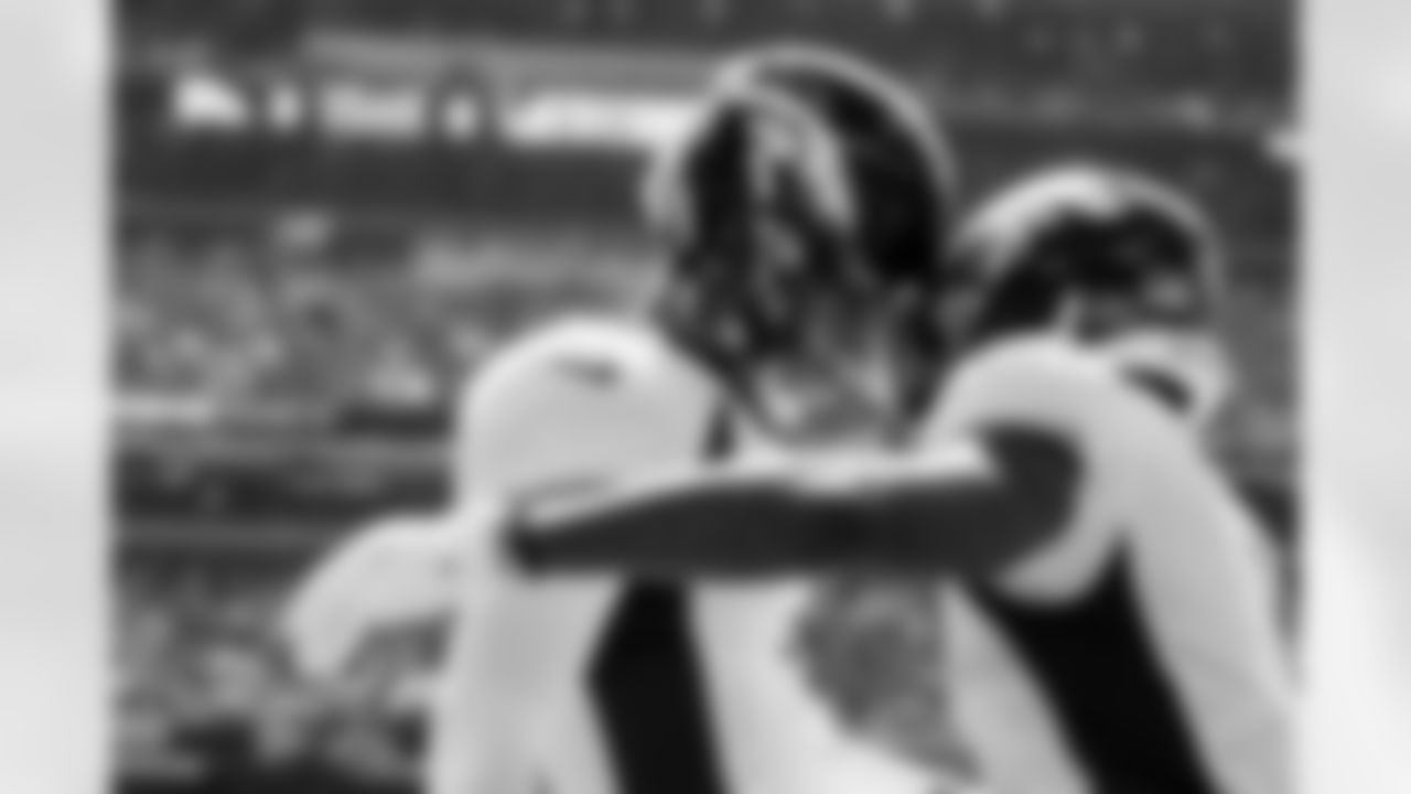 Drew Lock and KJ Hamler during the Broncos' preseason Week 1 game against the Minnesota Vikings at U.S. Bank Stadium in Minneapolis, Minnesota on August 14, 2021. (Photo by Gabriel Christus)