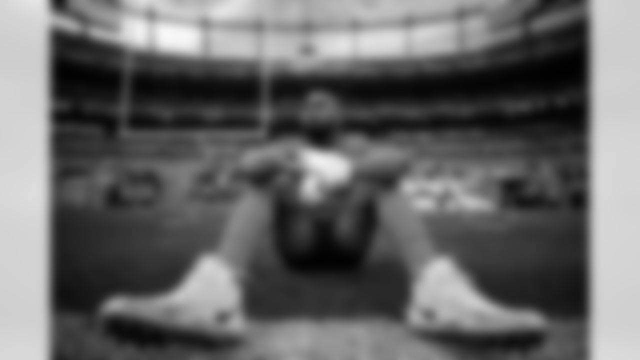 Jonathon Cooper surveys the field before the Broncos' Week 10 game against the Philadelphia Eagles at Empower Field at Mile High in Denver, Colorado on November 14, 2021. (Photo by Ben Swanson)